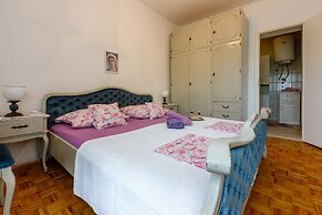 Apartments Ledy