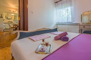 Apartments Ledy