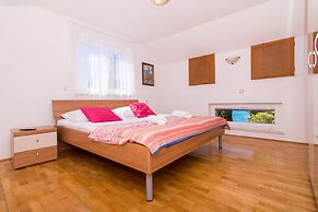 Apartment Cypress