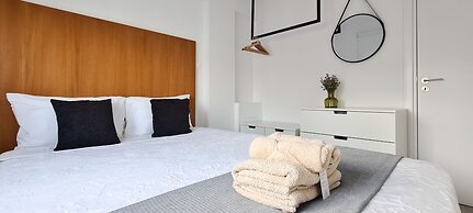 Phaedrus Living: Seaside Luxury Flat Lighthouse 69