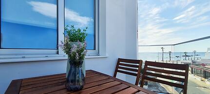 Phaedrus Living: Seaside Luxury Flat Lighthouse 69