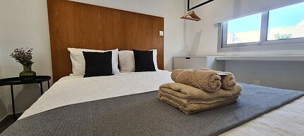 Phaedrus Living: Seaside Luxury Flat Lighthouse 69