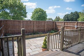 Willow Lodge With Hot Tub, Kingfishers