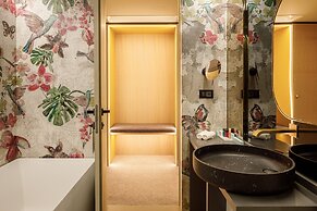 Qosmo Brasov Hotel