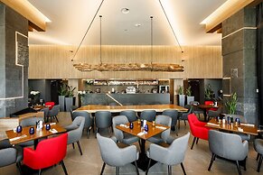 Qosmo Brasov Hotel