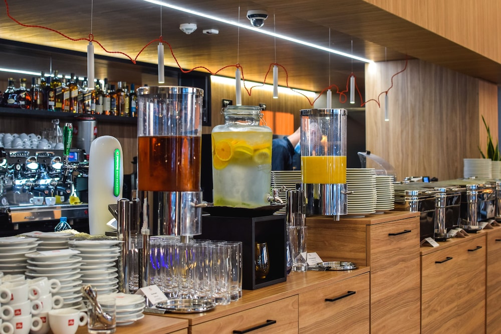 Qosmo Brasov Hotel