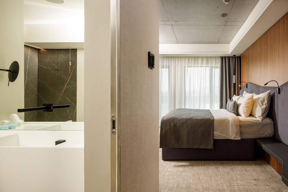 Qosmo Brasov Hotel