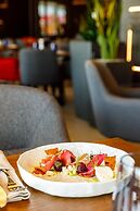 Qosmo Brasov Hotel