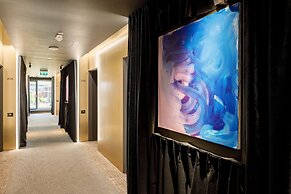 Qosmo Brasov Hotel