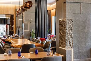 Qosmo Brasov Hotel