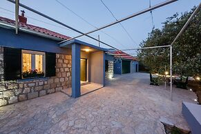 Luxury Private Villa Complex With Pool and Jacuzzi