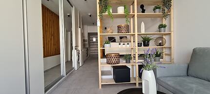 Phaedrus Living: Seaside Luxury Flat Athina 123