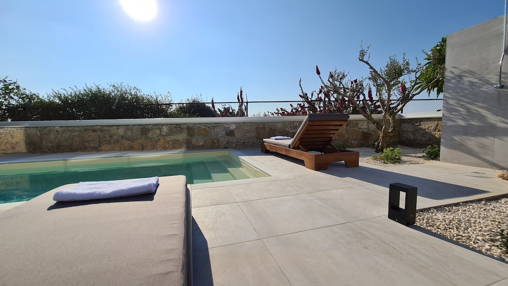 Phaedrus Living: Venus Seaview Lighthouse Villa