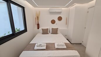 Phaedrus Living: Venus Seaview Lighthouse Villa