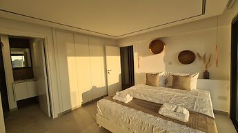 Phaedrus Living: Venus Seaview Lighthouse Villa