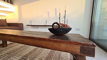 Phaedrus Living: Venus Seaview Lighthouse Villa