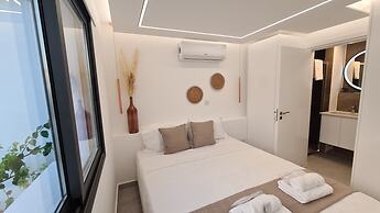 Phaedrus Living: Venus Seaview Lighthouse Villa