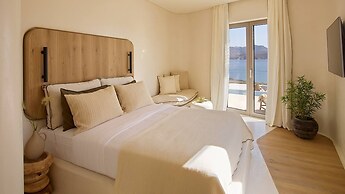 White Pebble Suites
