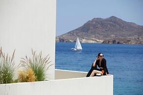 White Pebble Suites