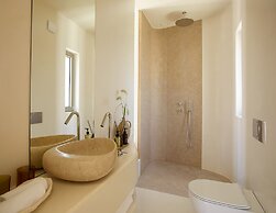 White Pebble Suites