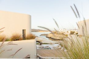 White Pebble Suites