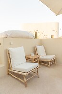 White Pebble Suites