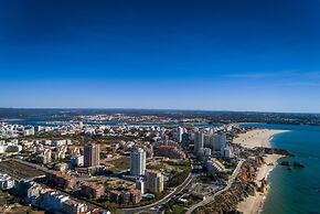 B43 - Spotless Seaview Apartment