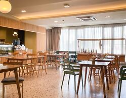 The Rise Suites Hotel Chiang Mai