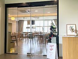 The Rise Suites Hotel Chiang Mai