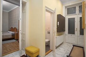 New York Palace View Apartment