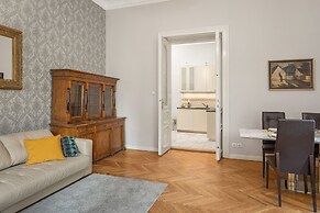New York Palace View Apartment