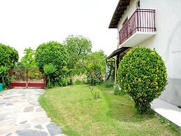 Charming Vacation House in Countryside