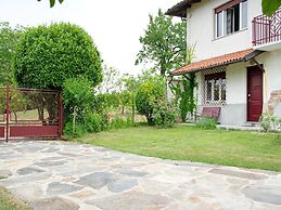 Charming Vacation House in Countryside