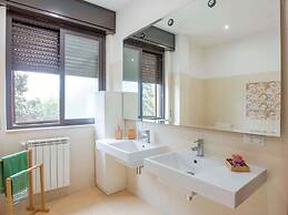 Villa in Solarino With Private Pool