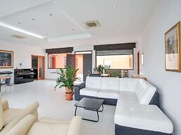 Villa in Solarino With Private Pool