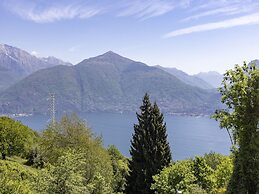 Cozy Hideaway Above Lake Como
