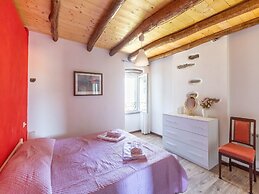 Cozy Hideaway Above Lake Como