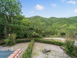 Holiday Home in Ficulle With Pool Access