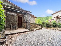 Holiday Home in Ficulle With Pool Access