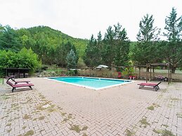 Holiday Home in Ficulle With Pool Access