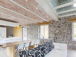Charming Family Home in Achet