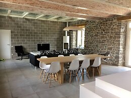 Charming Family Home in Achet