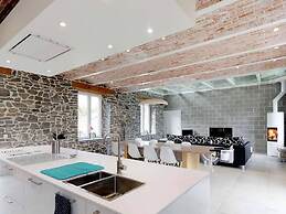 Charming Family Home in Achet