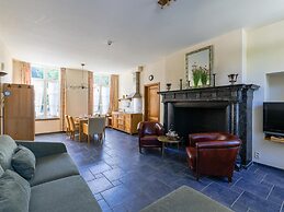 Spacious Apartment in a 16th-century Castle