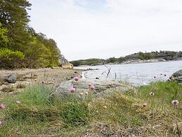 6 Person Holiday Home in Stromstad