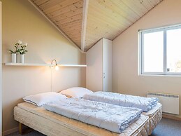 Tranquil Cottage With Spa and Sauna-by Traum
