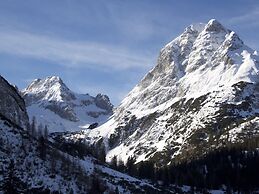 Holiday Flat Zugspitze Arena Ski Slopes