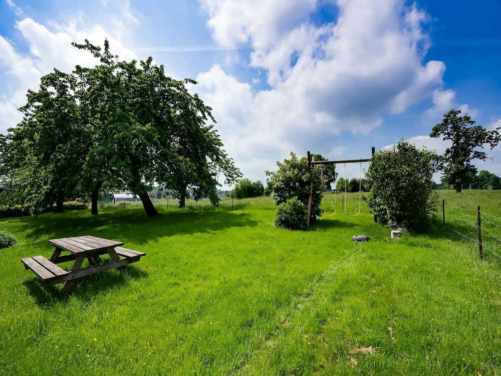 Voeren Mansion With Garden