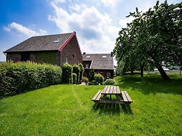 Voeren Mansion With Garden