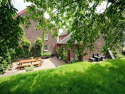 Voeren Mansion With Garden